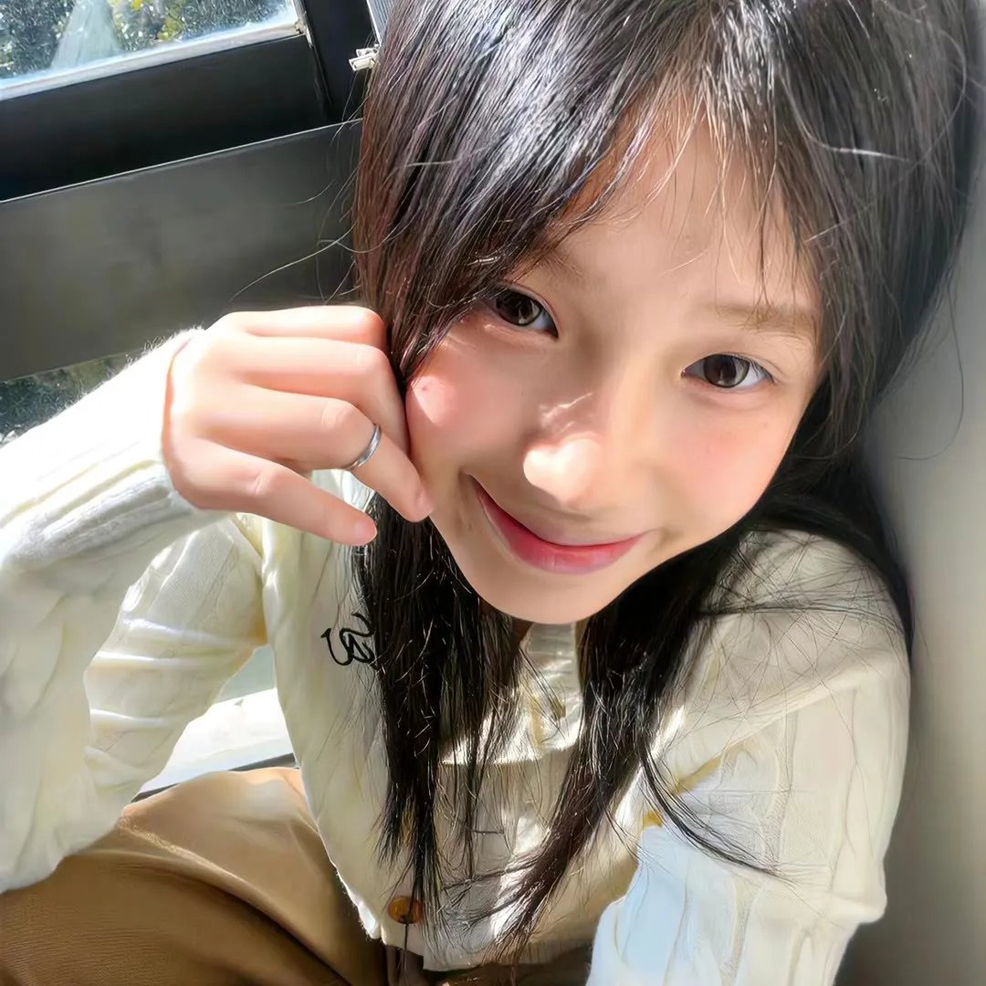 可怜此地无车马